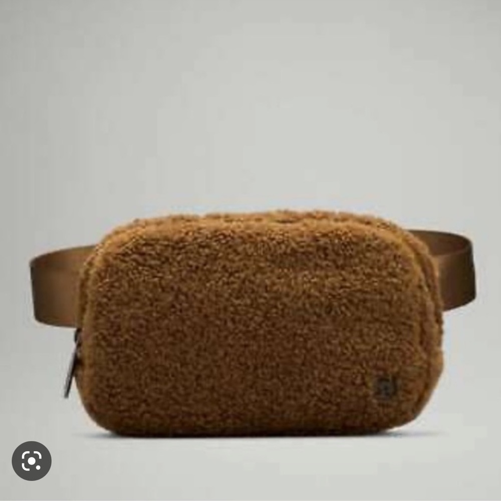 Lululemon athletica brown Sherpa wear everywhere belt bag